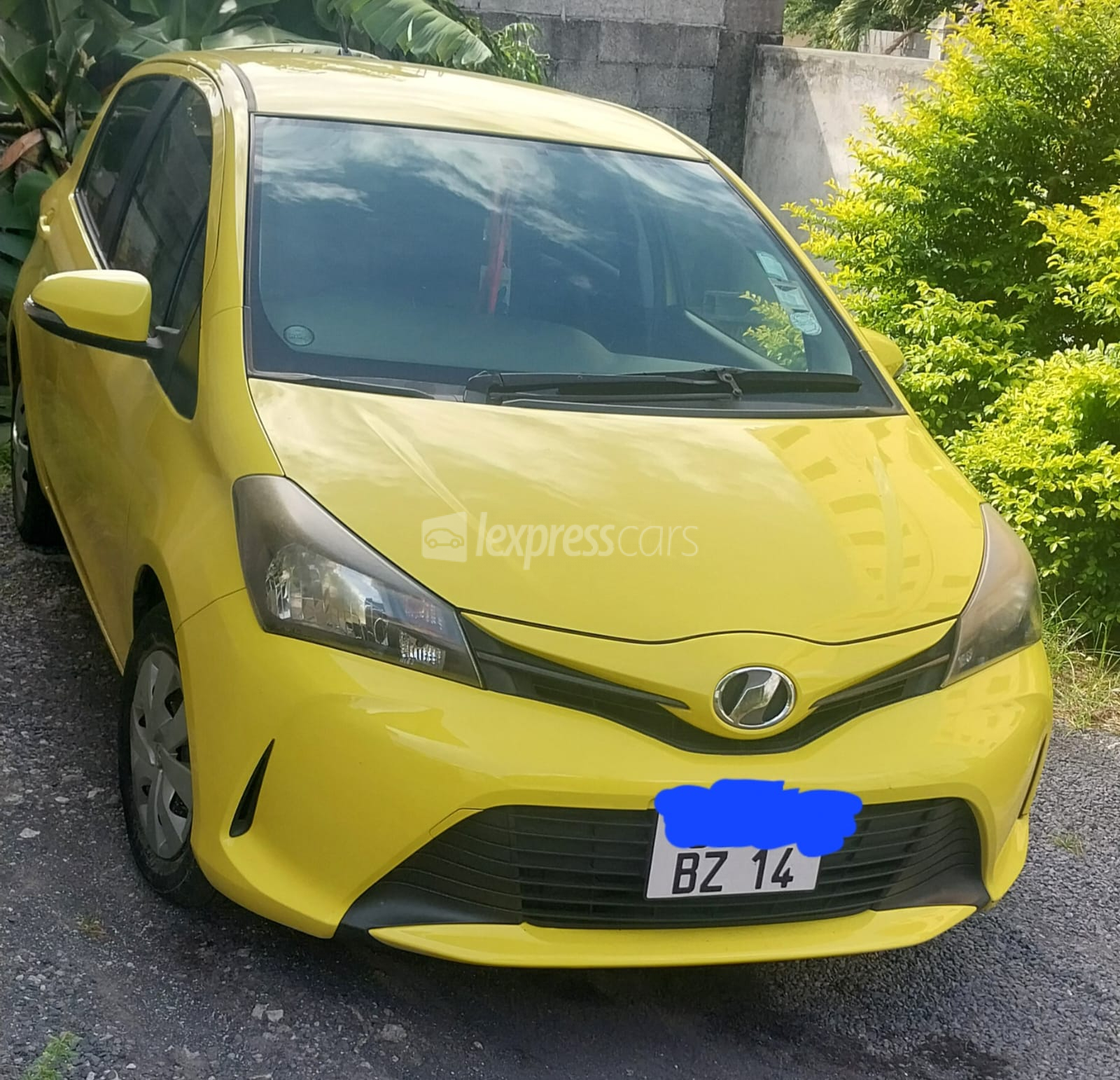 Second-Hand Toyota Vitz 2014 - lexpresscars.mu