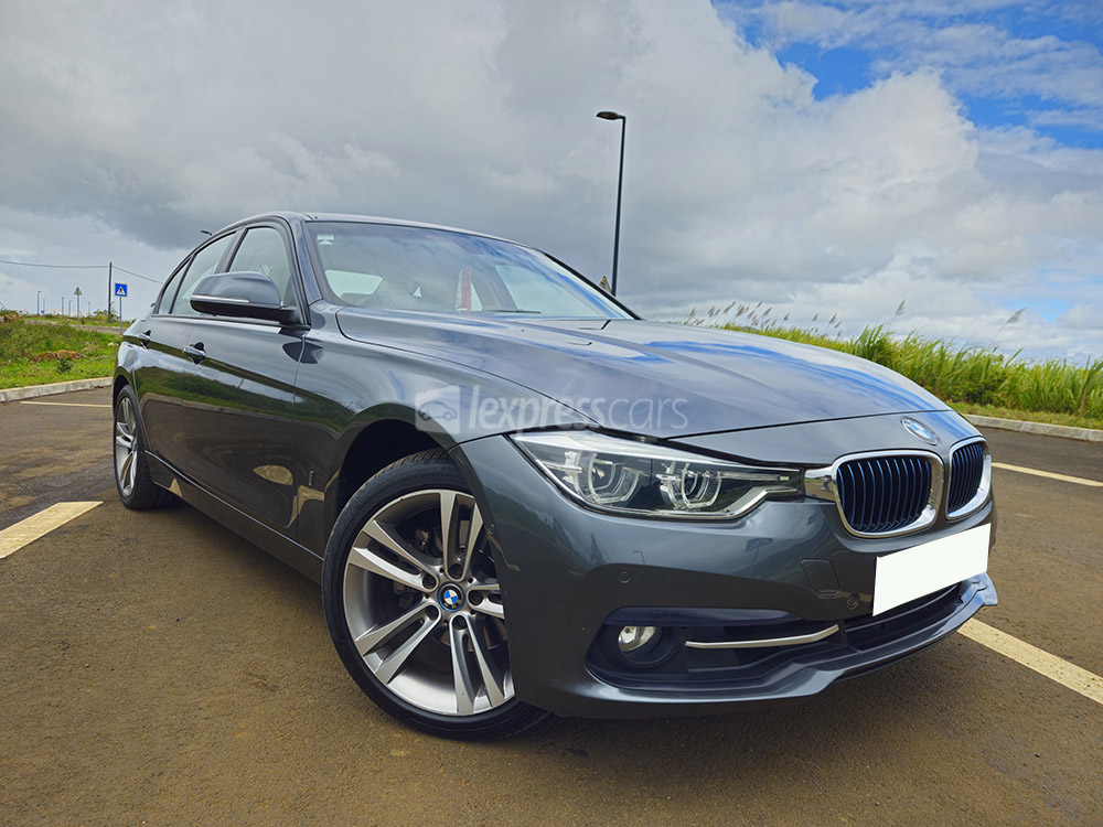 Dealership Second Hand BMW 330E 2017 - lexpresscars.mu