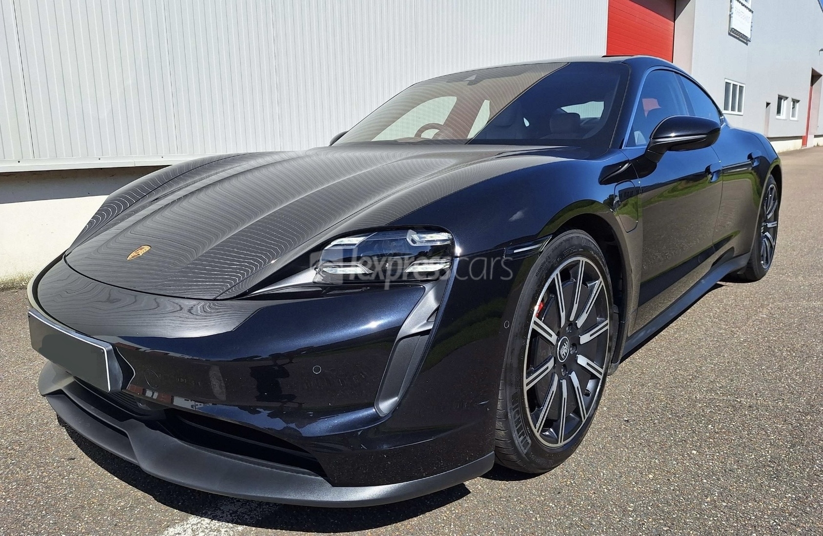 SecondHand Porsche Taycan 2021 lexpresscars.mu