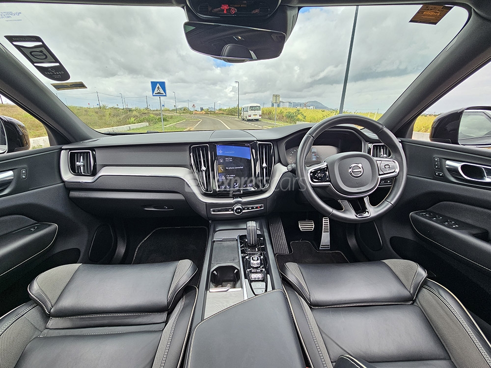 Dealership Second Hand Volvo XC60 2021 lexpresscars.mu