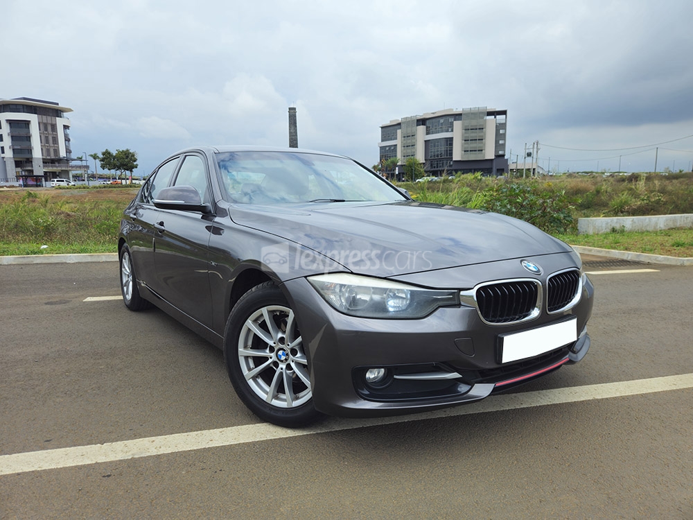 Dealership Second Hand BMW 320i 2015 - lexpresscars.mu