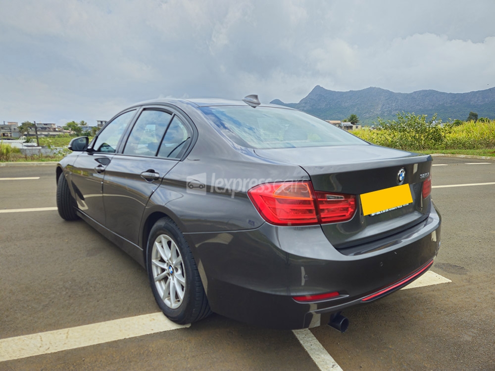 Dealership Second Hand BMW 320i 2015 - lexpresscars.mu