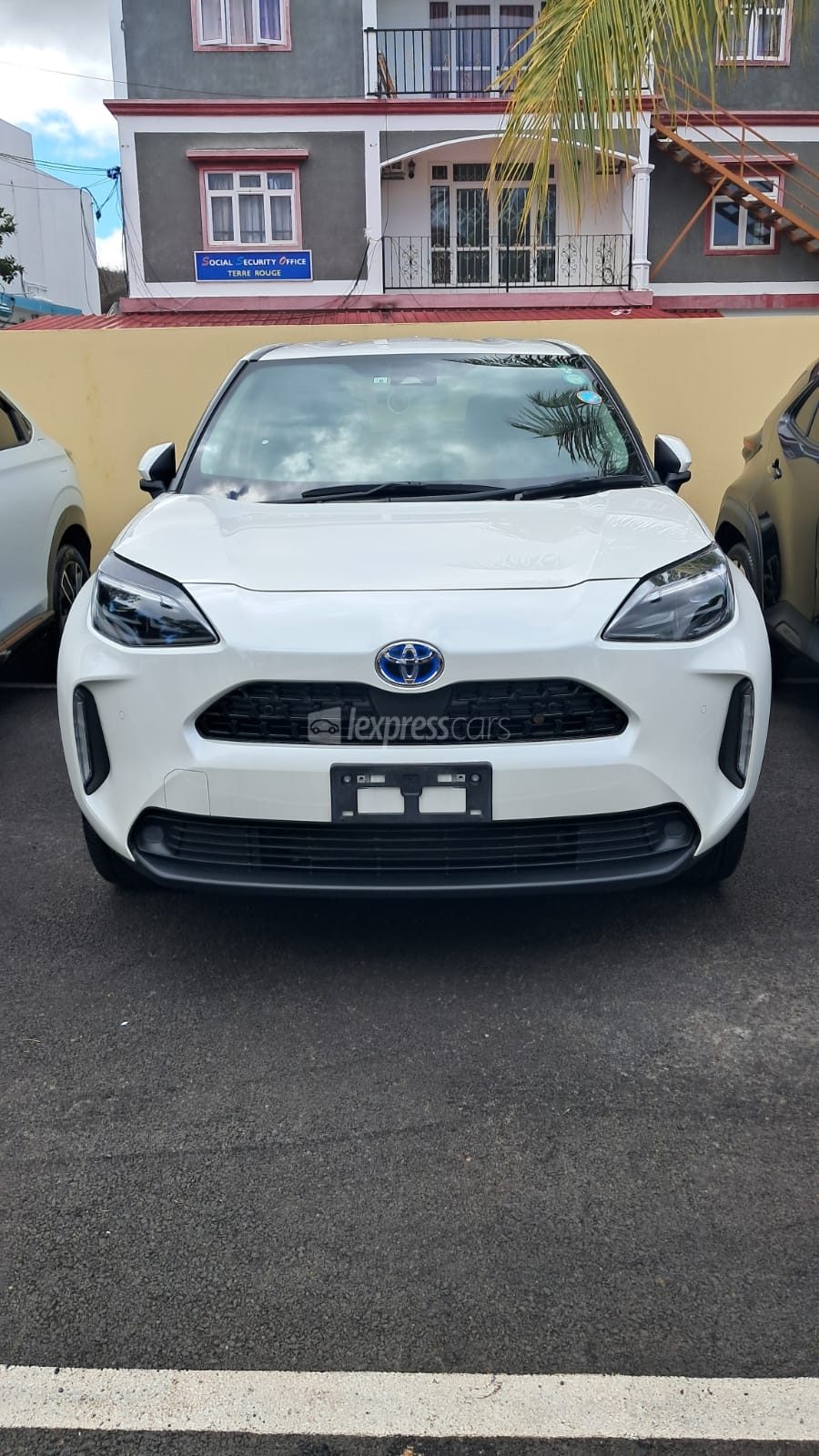 Dealership Second Hand Toyota Yaris Cross 2022 - lexpresscars.mu