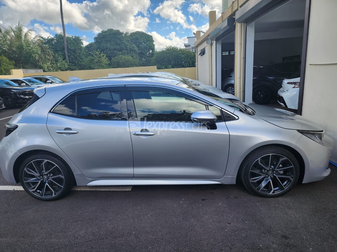 Dealership Second Hand Toyota Corolla Sport 2021 - lexpresscars.mu