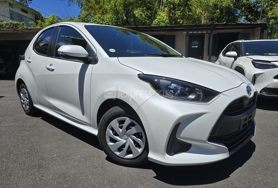 Dealership Second Hand Toyota Yaris - lexpresscars.mu